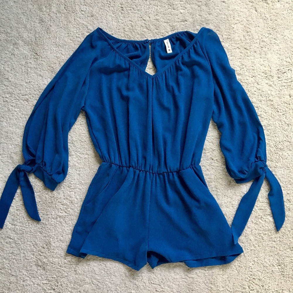 NWOT Split Sleeve Romper